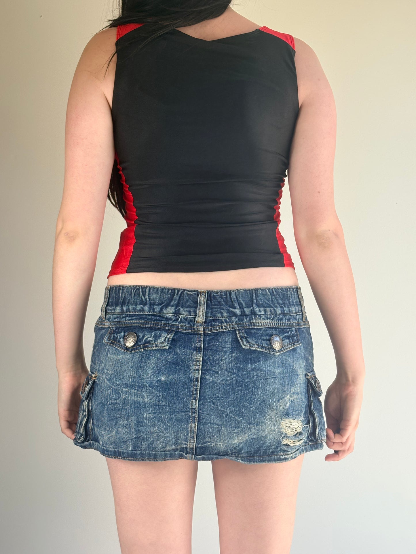 Black & Red Sleeveless Zip Sport Top