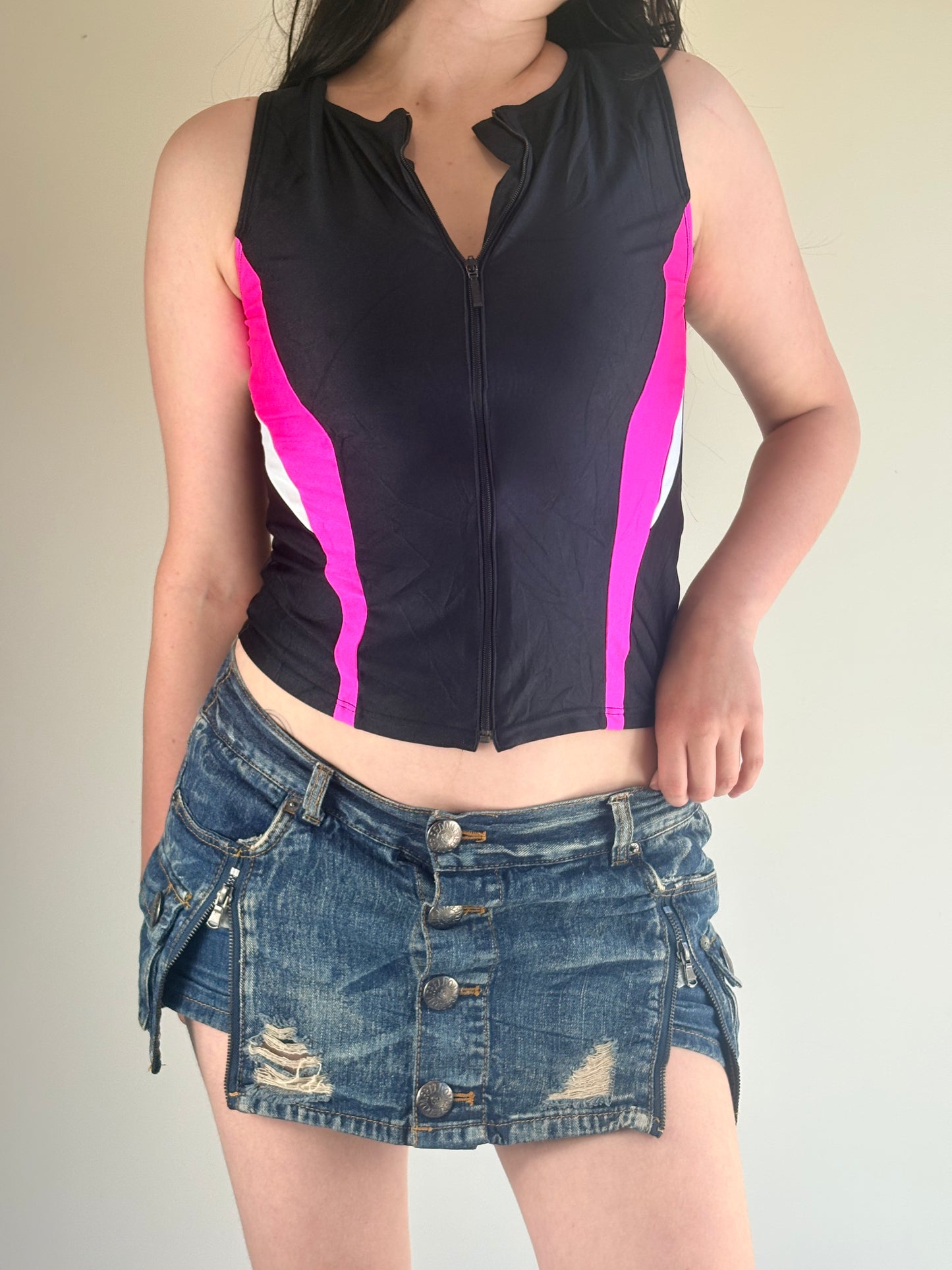 Black & Pink Sleeveless Zip Sport Top