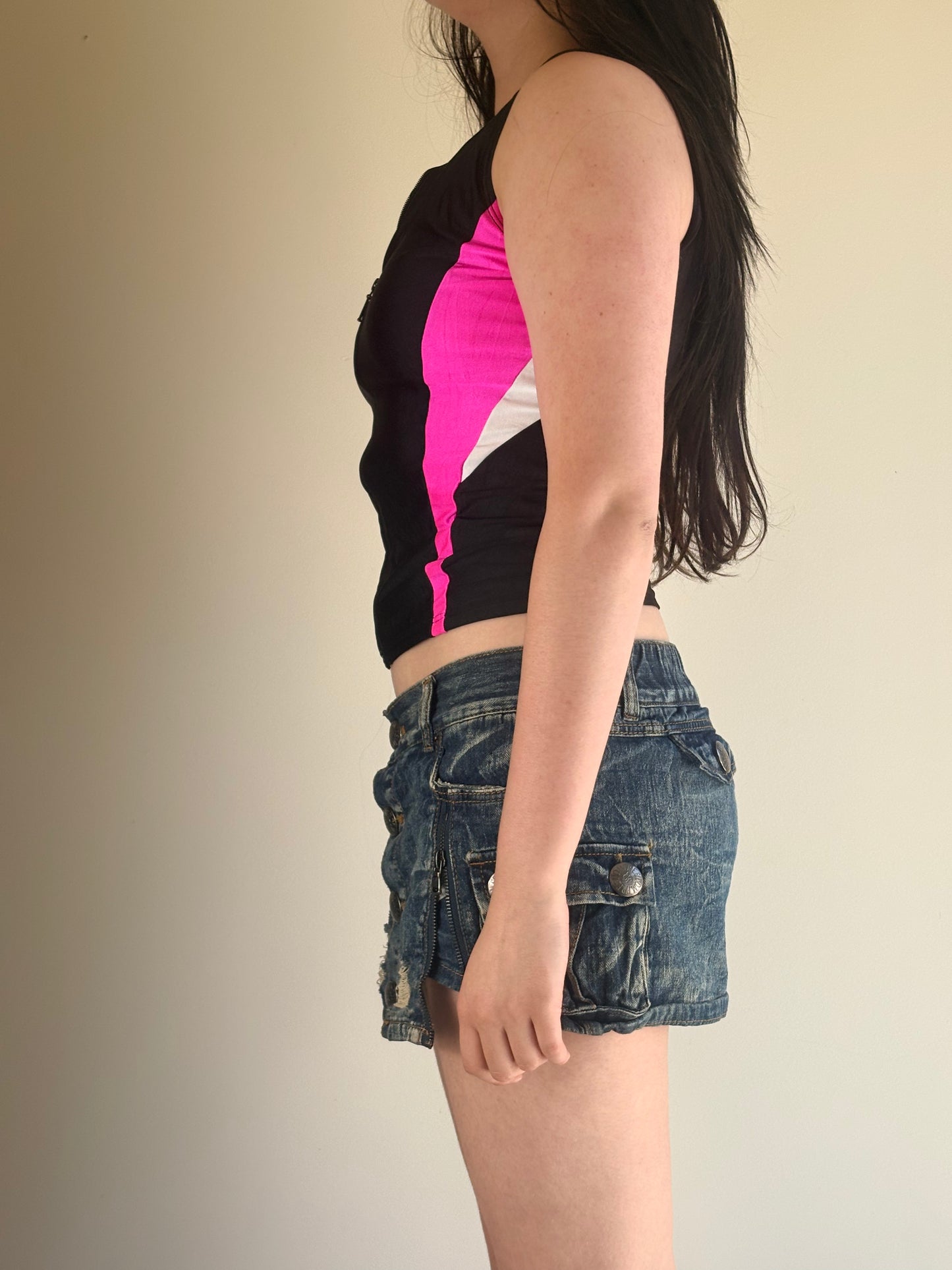 Black & Pink Sleeveless Zip Sport Top