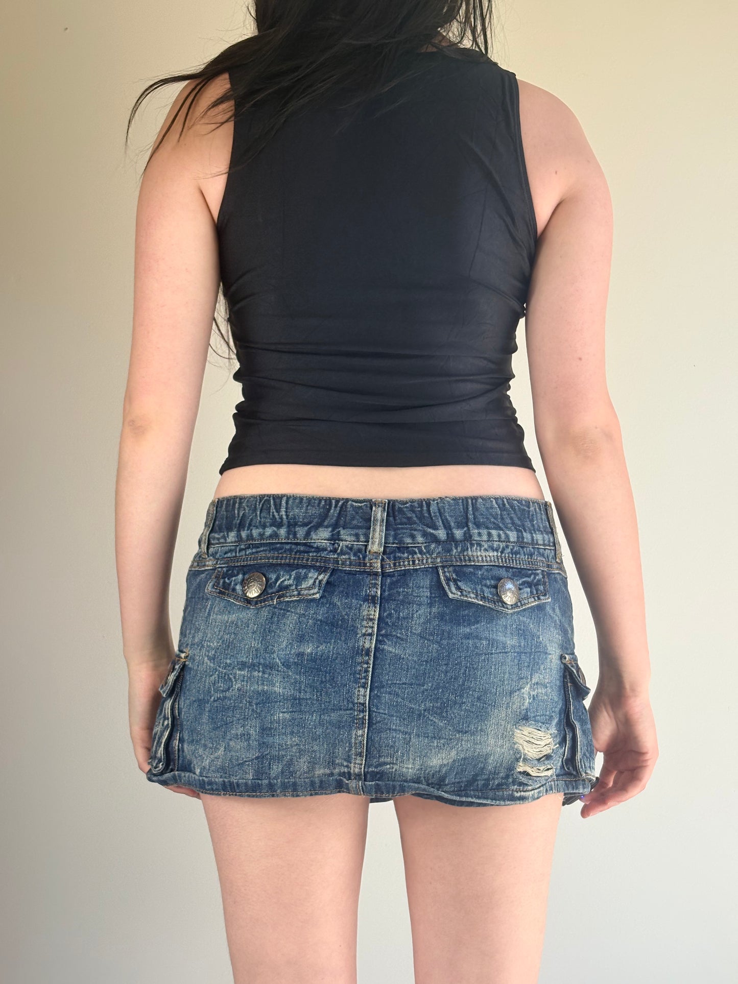 Black & Pink Sleeveless Zip Sport Top