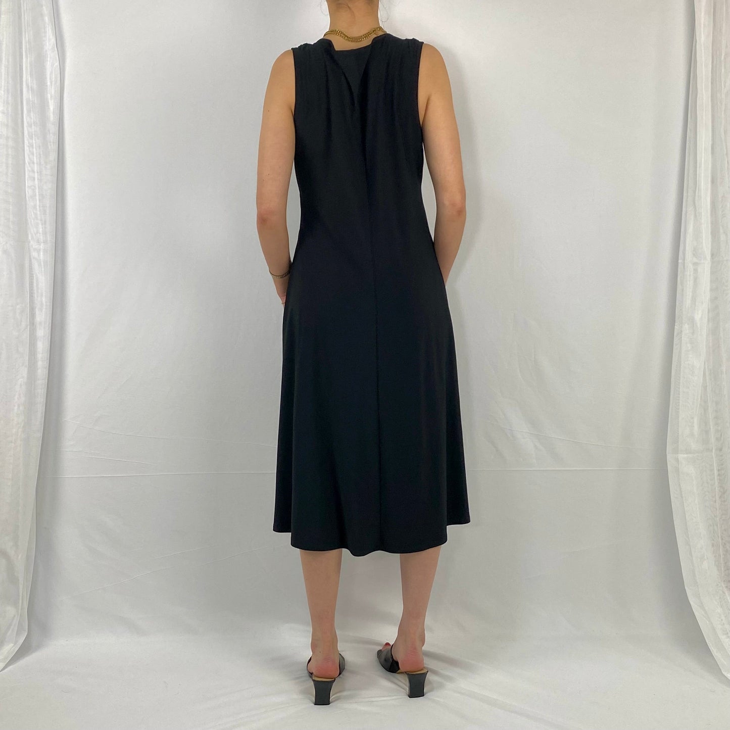 BLACK-CHIC-MIDI-DRESS-2